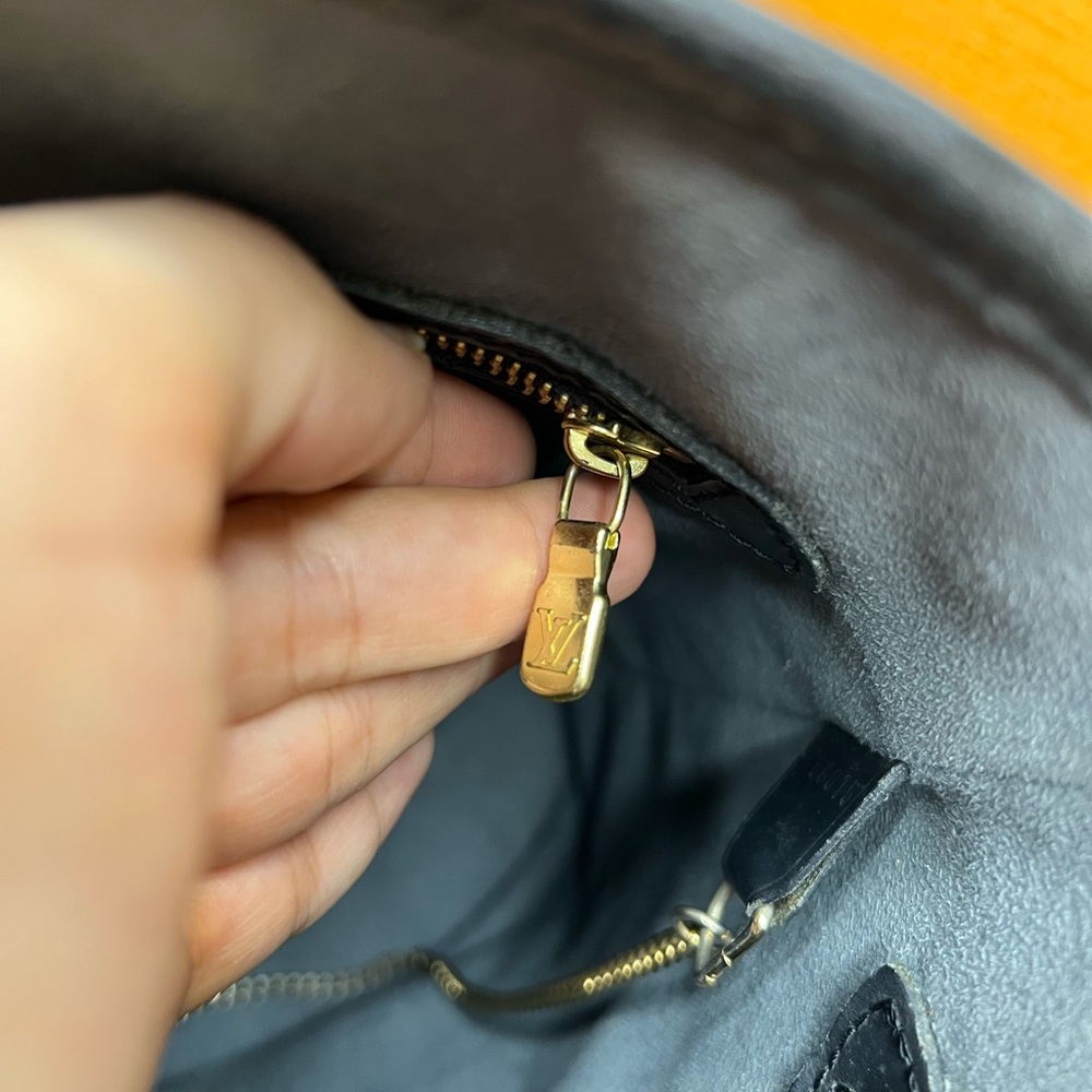 Louis Vuitton Epi Leather Bucket PM Tote Bag - Picture 13 of 16